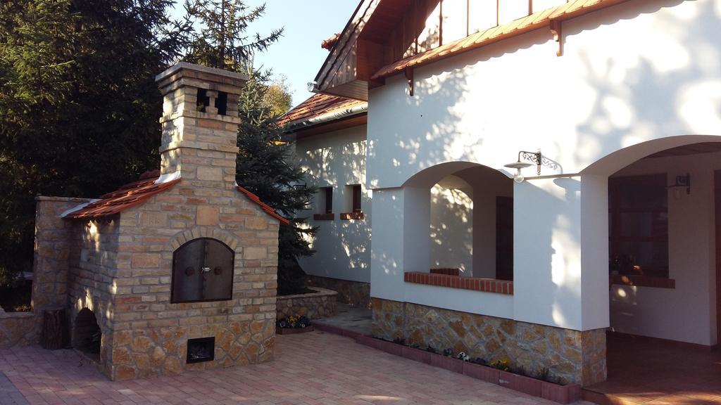 Madarasz Vendeghaz Hotel Nyul Exterior photo